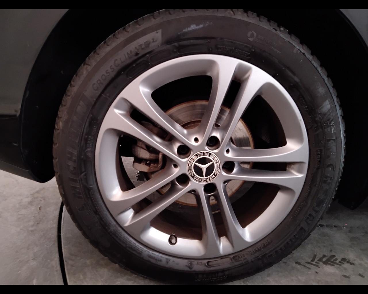 Mercedes-Benz Classe B - W247 2018 - B 180 d Sport auto