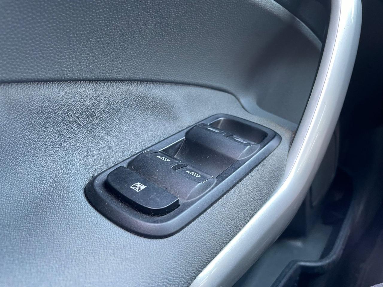 Ford Fiesta 1.4 5 porte Bz.- GPL Titanium IN OTTIME CONDIZIONI