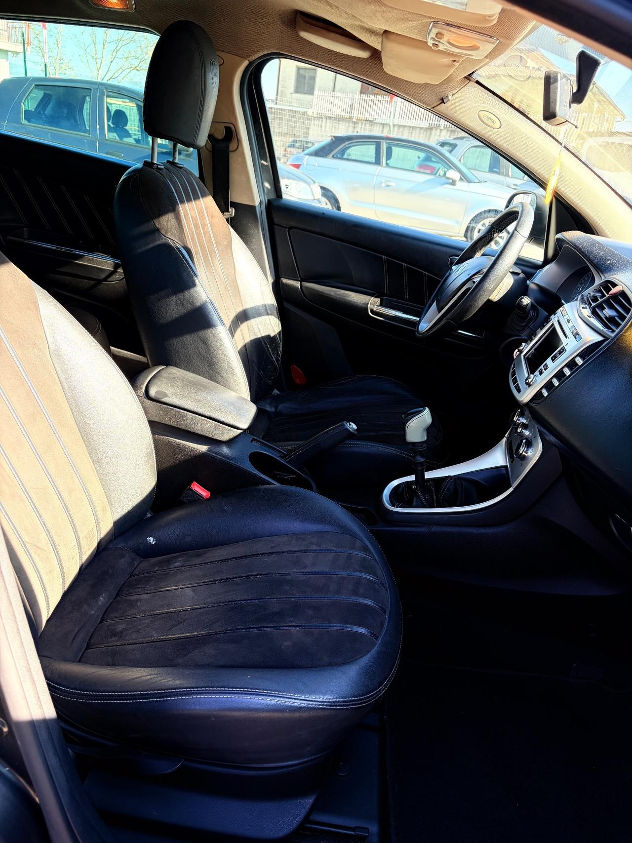 Lancia Delta 1.6 MJT DPF Platino