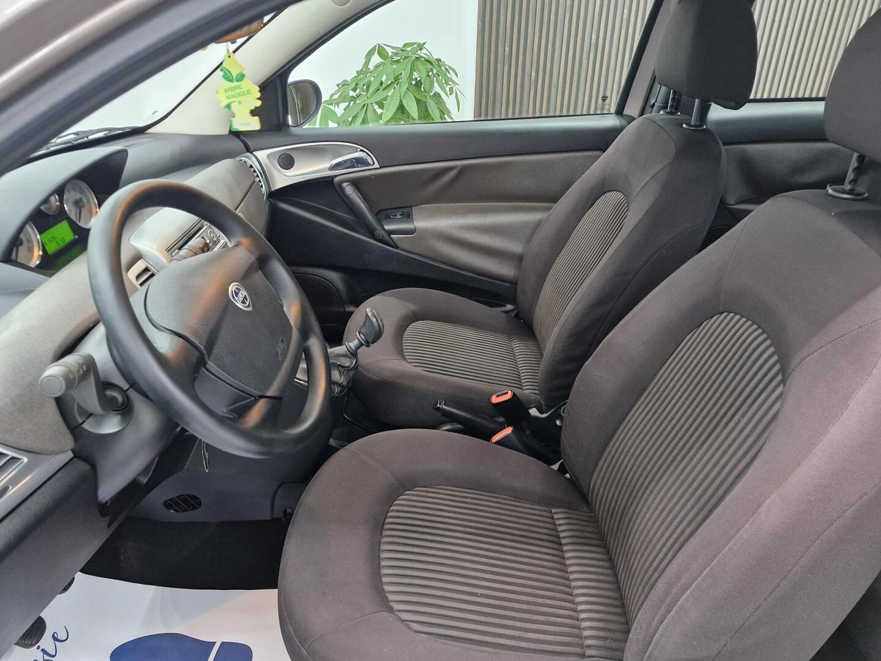 LANCIA YPSILON 1.2 BENZINA ORO PLUS 2009 160000KM