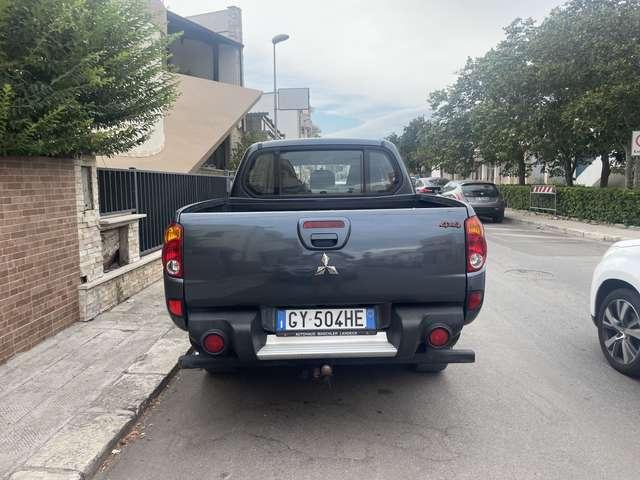 Mitsubishi L200 L200 d.cab 2.5 di-d Intense N1