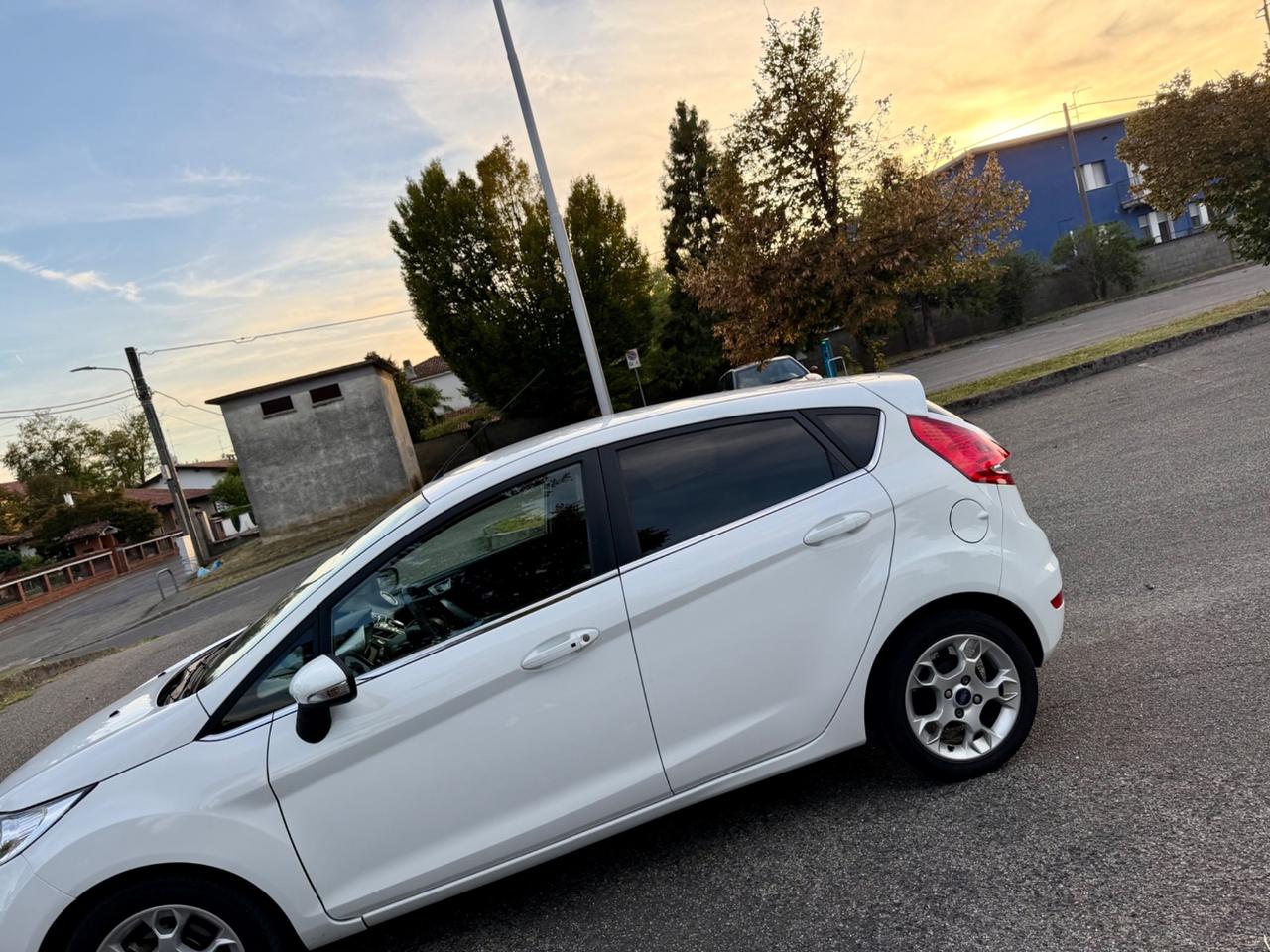 Ford Fiesta 1.4 5 porte Bz.- GPL Titanium