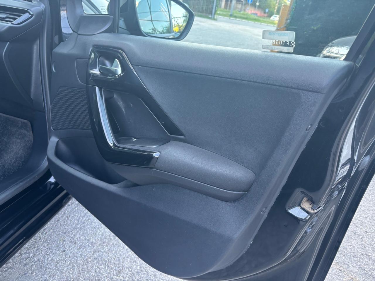 Peugeot 208 1.4 HDi 5 porte Allure OK NEOPATENTATI