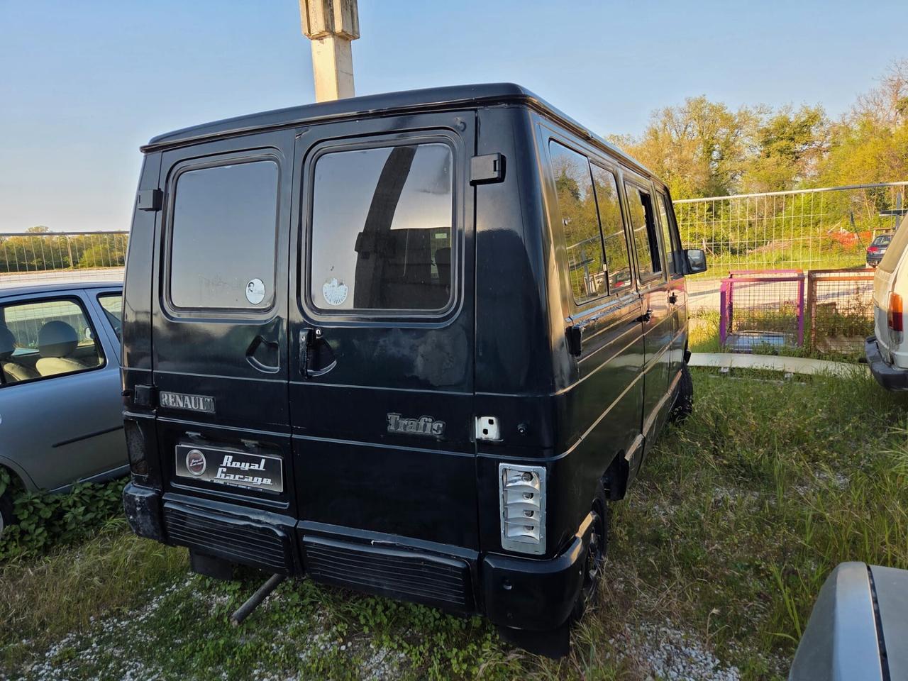 Renault Trafic 2.1D 9 POSTI MK1 - DA RESTAURO
