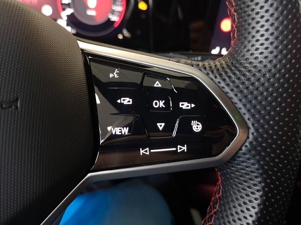 Volkswagen Golf GTI 2.0 TSI DSG