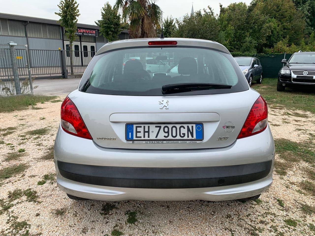 Peugeot 207 1.4 8V 75CV 5p. Sweet Years
