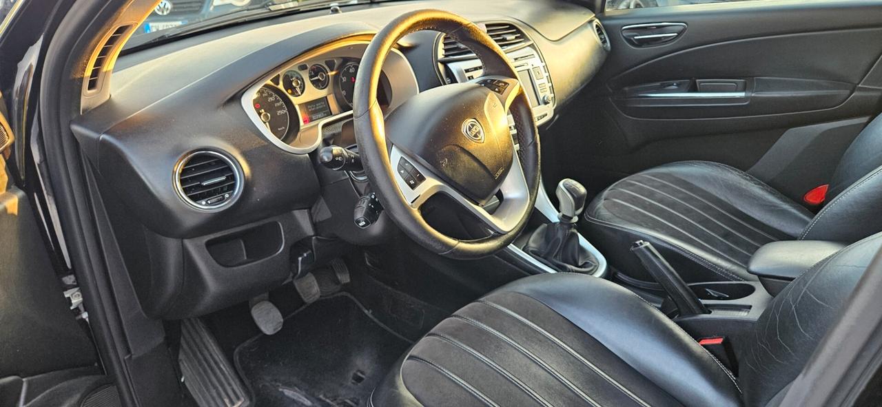 Lancia Delta 1.6 MJT DPF 105 CV Silver