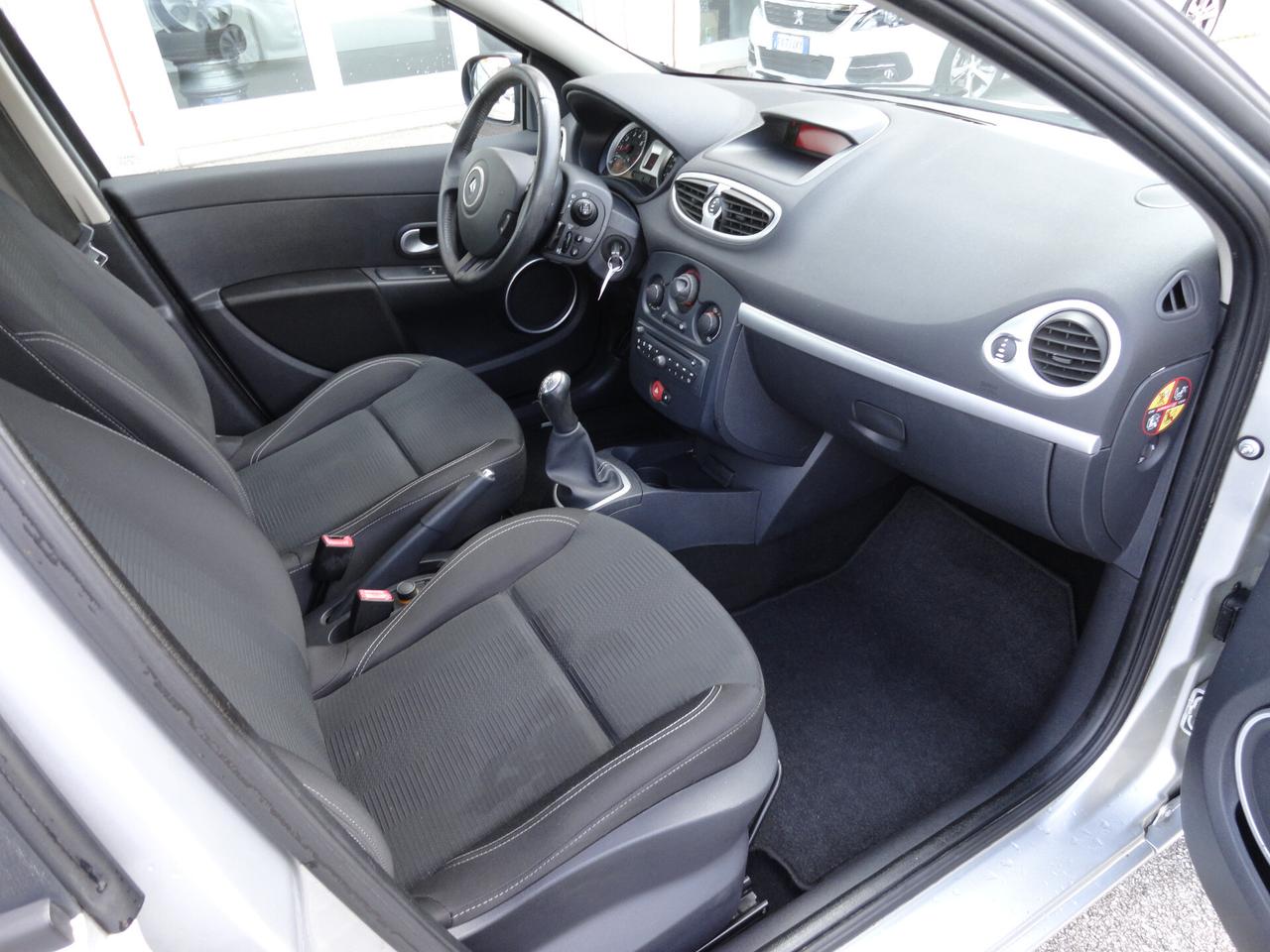 Renault Clio 1.2 16V 5 porte Dynamique