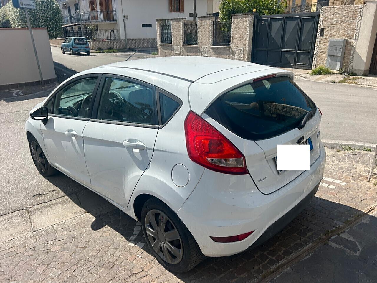 Ford Fiesta 1.4 5 porte Bz.- GPL Titanium