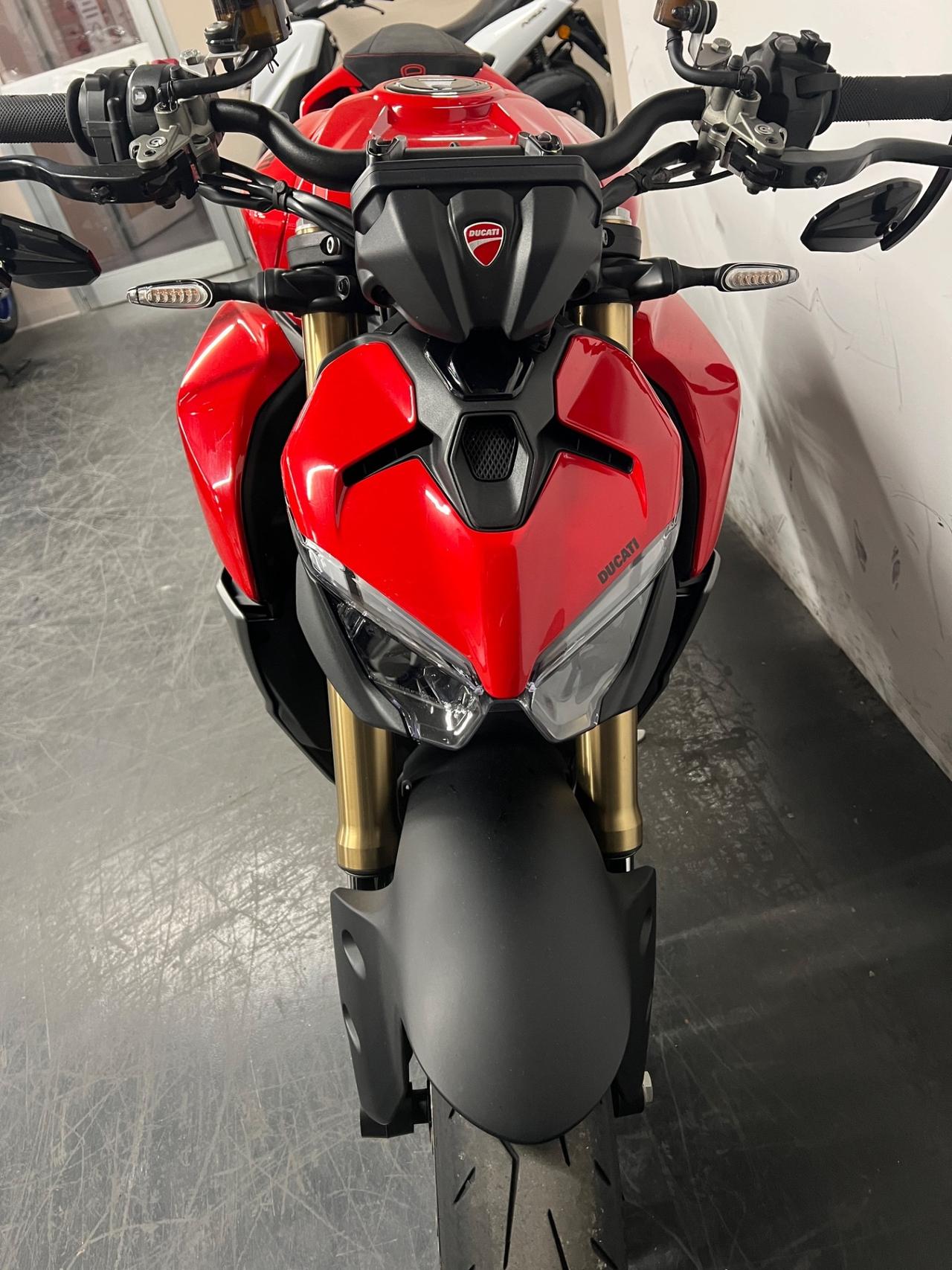 Ducati Streetfighter V2