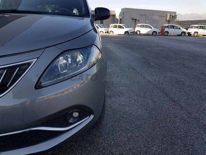 Lancia Ypsilon Ypsilon 1.0 firefly hybrid Gold s&s 70cv