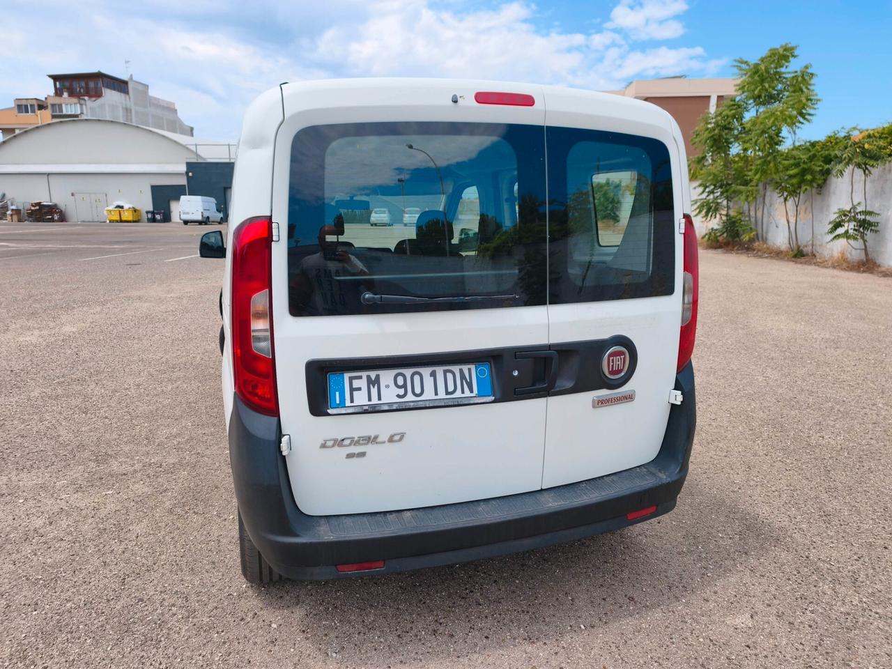 Fiat doblo autocarro 5 posti ( 12 mesi di garanzia completa)