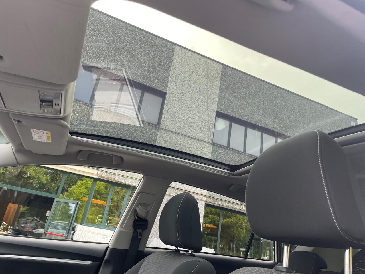 Toyota Verso 1.6 D-4D 7 posti*Tetto*Navi*Neopatentati*
