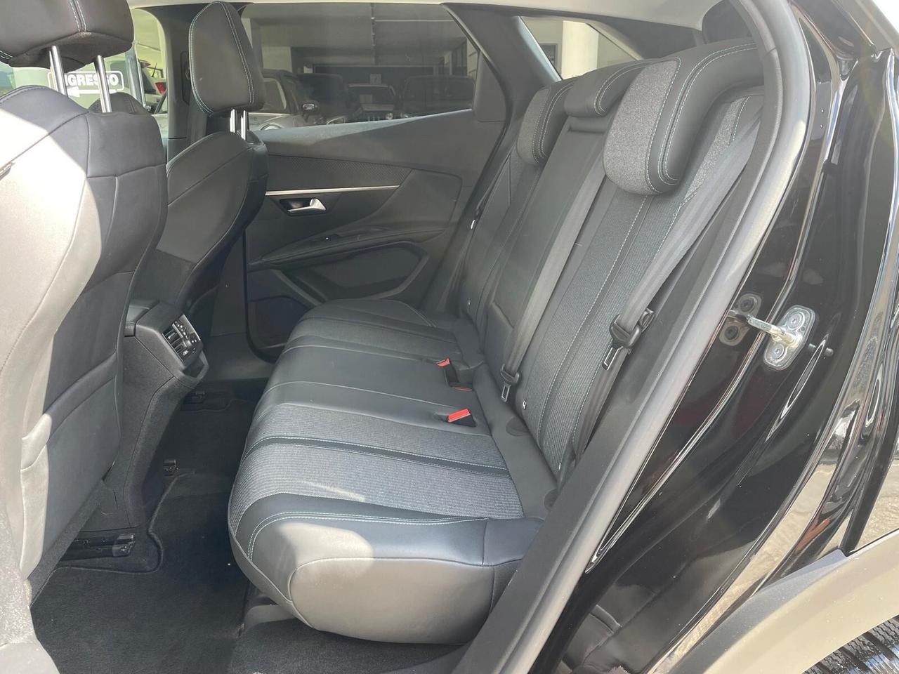 Peugeot 3008 BlueHDi 130 EAT8 Allure