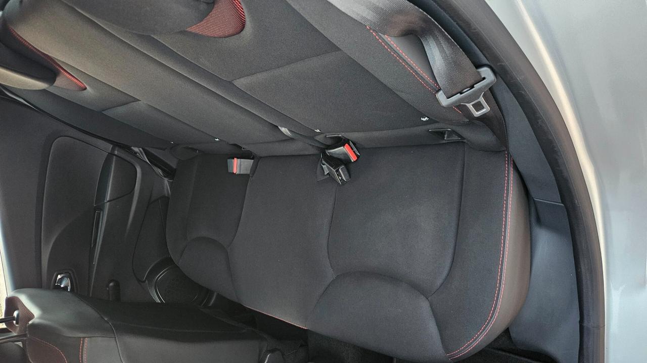 Renault Clio 1.2 75CV 5P Costume National