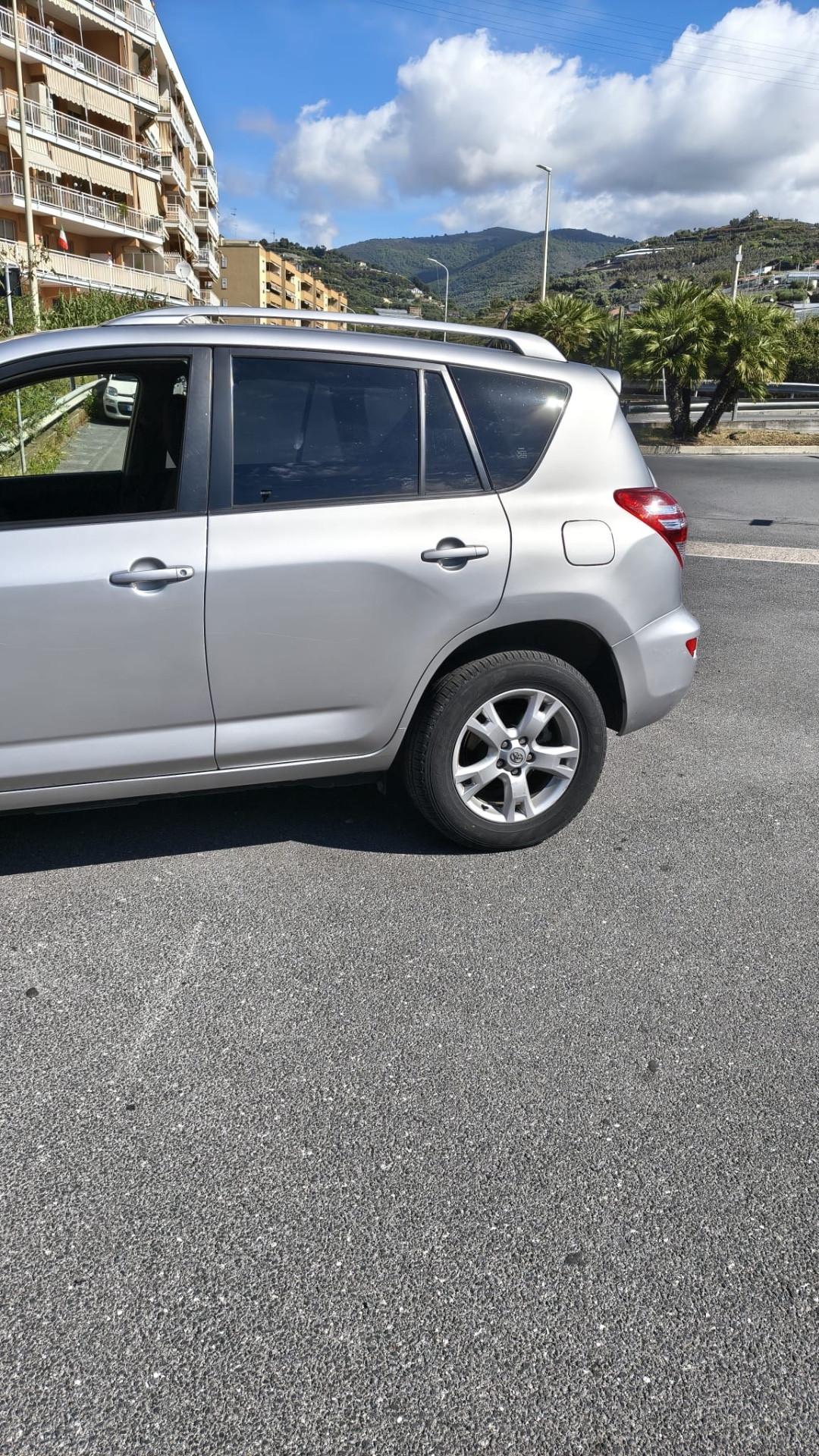 Toyota RAV 4 RAV4 Crossover 2.2 D-4D 150 CV DPF Luxury