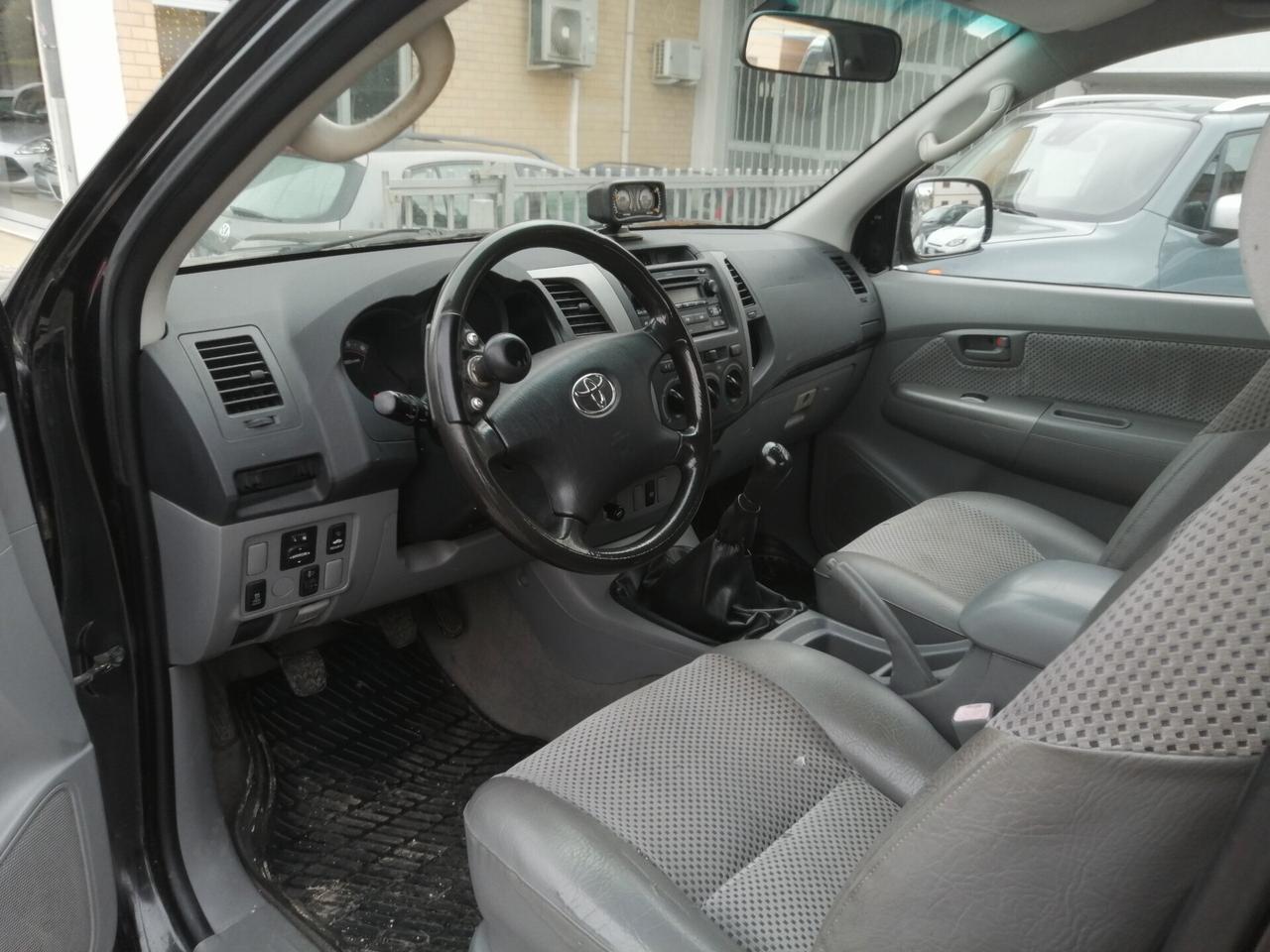 Toyota Hilux 2.5 D-4D 4WD 2p. Extra Cab DLX