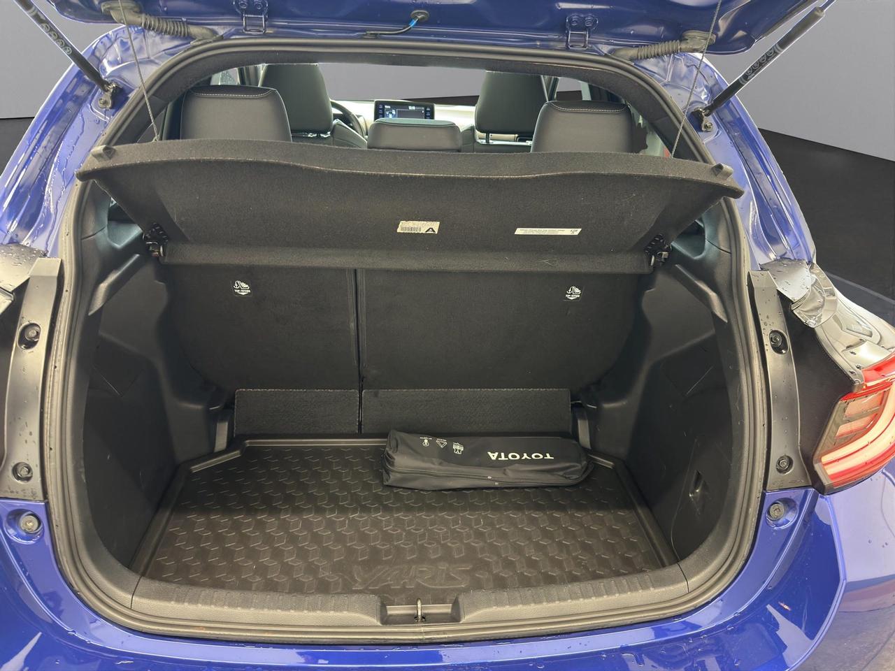 Toyota Yaris 1.5h Lounge