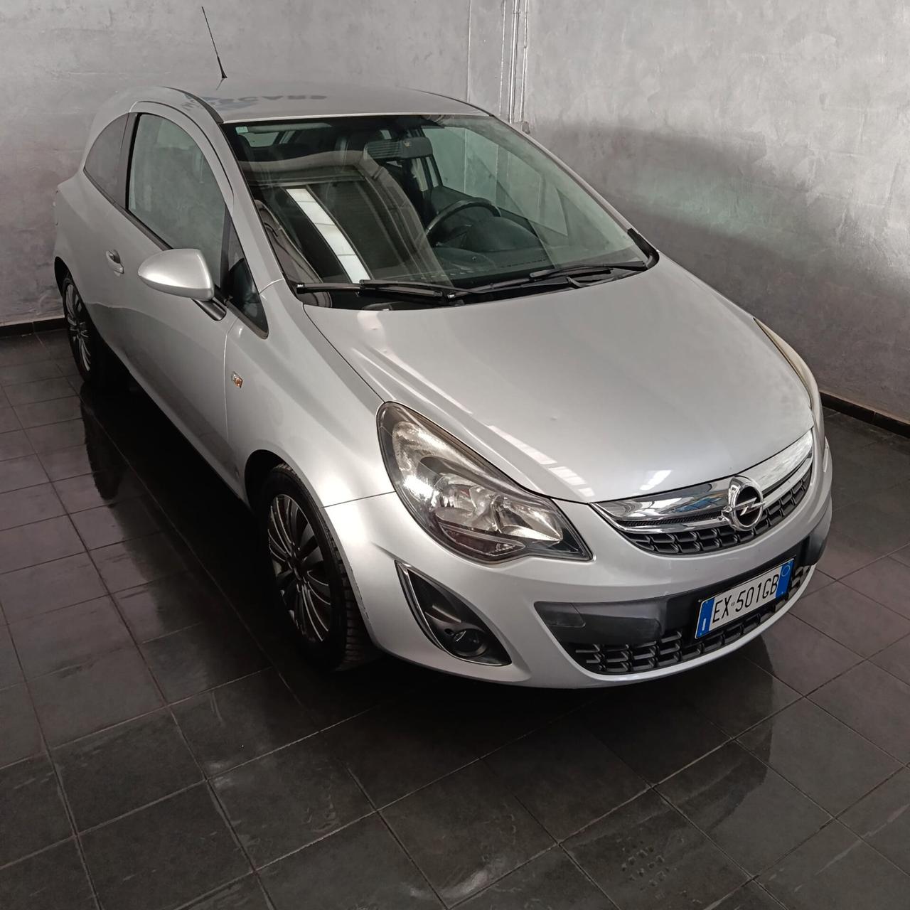Opel Corsa 1.2 BENZINA Edition