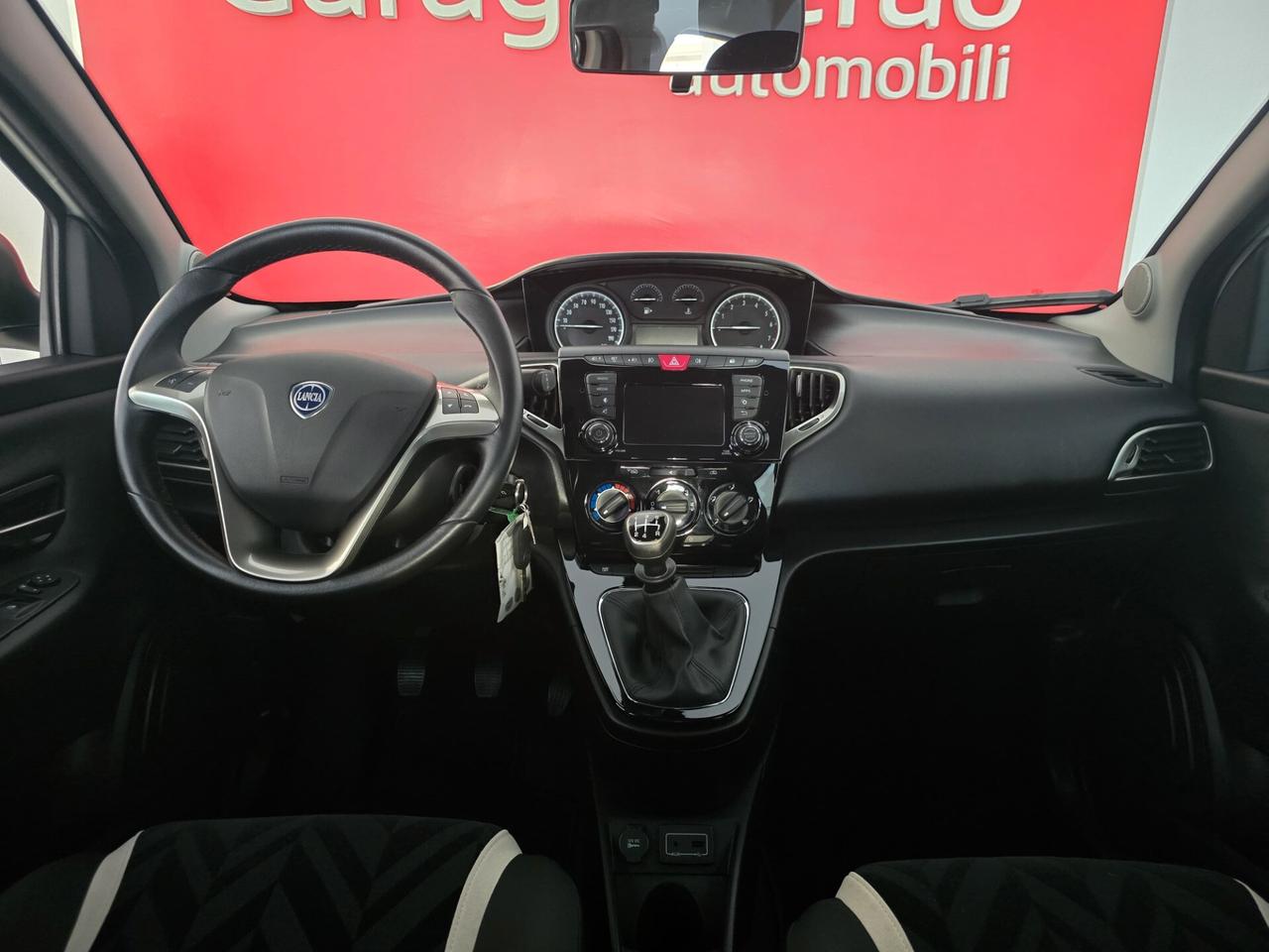 Lancia Ypsilon 1.2 69 CV 5 porte