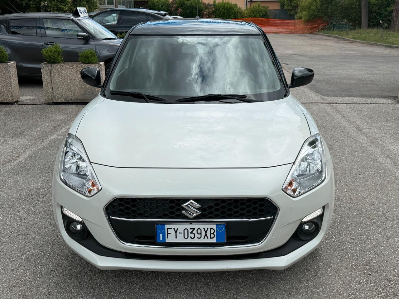 " DA VETRINA " Suzuki Swift 1.2 Hybrid Cool