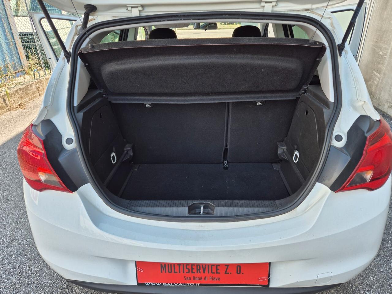Opel Corsa 1.4 90CV 5 porte Black Edition