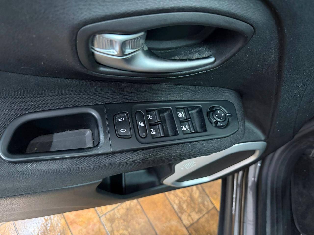 Jeep Renegade 1.6 Mjt 120 CV soli 104000 km