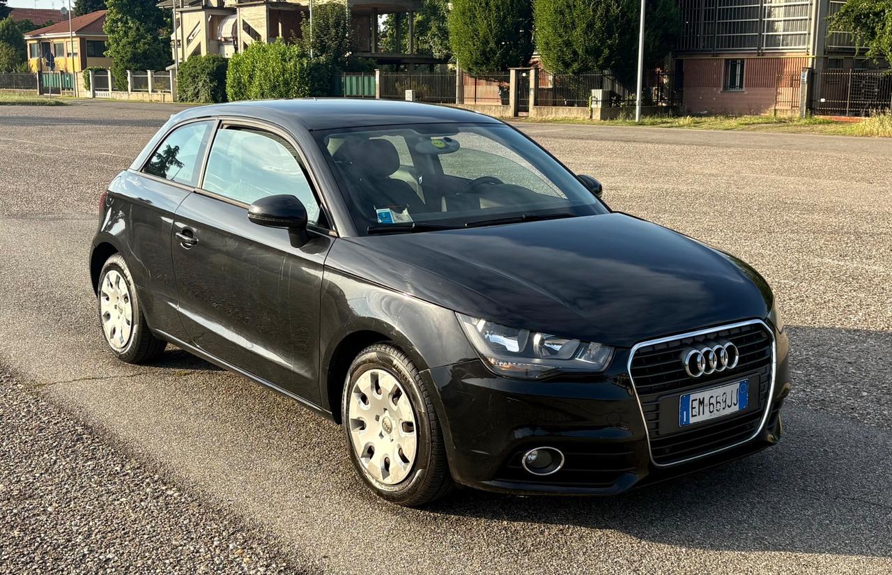 Audi A1 1.6 TDI 90cv ADMIRED SI NEO PATENTATI