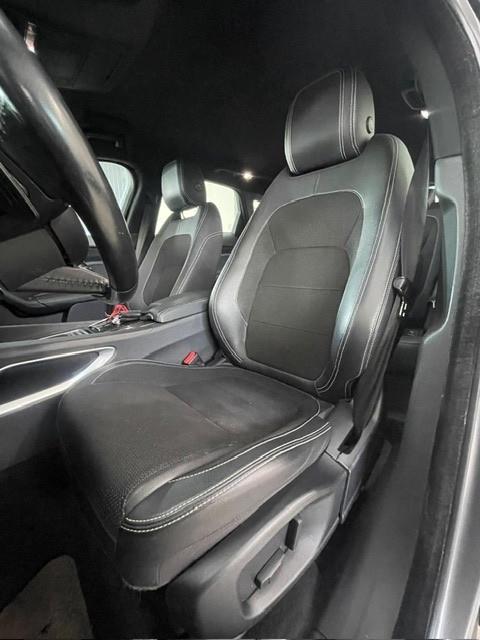 Jaguar F-Pace 2.0 D 180 CV AWD R-Sport