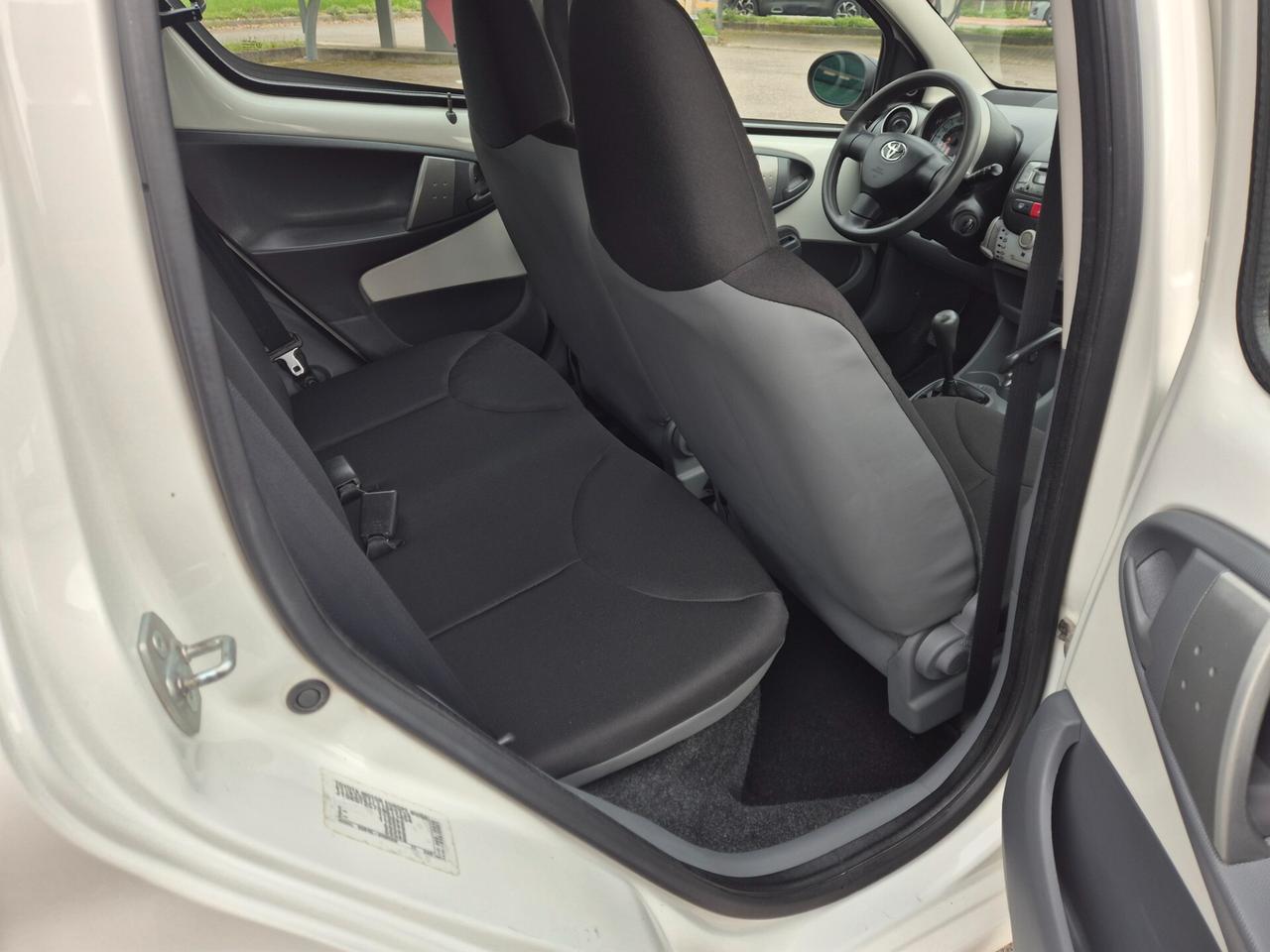 Toyota Aygo 1.0 12V VVT-i 5 porte Deep Ocean Connect