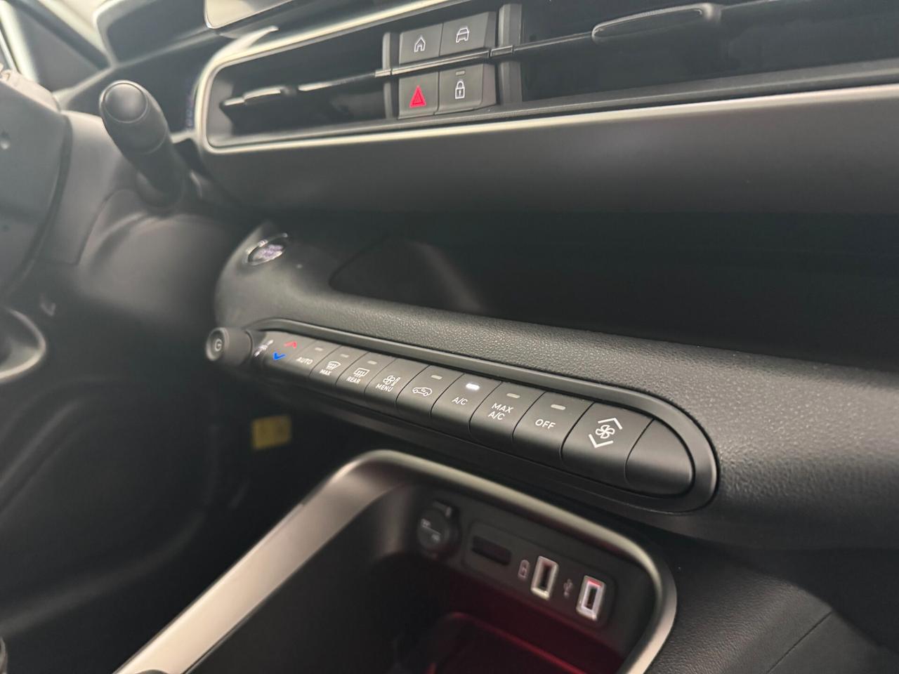 Jeep Avenger 1.2 T-GDI ALTITUDE