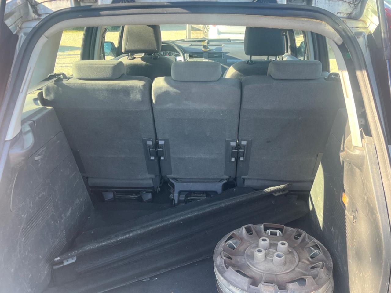 Ford C-Max 1.6 TDCi 90 CV Titanium X Neopatentati