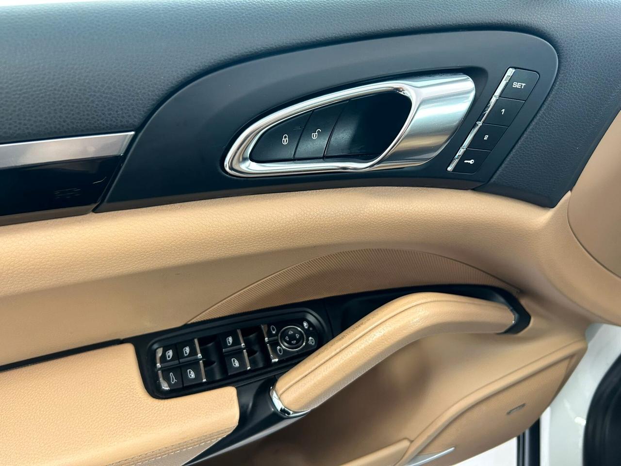 Porsche Cayenne 3.0 DIESEL PLATINUM EDITION 262CV 2017