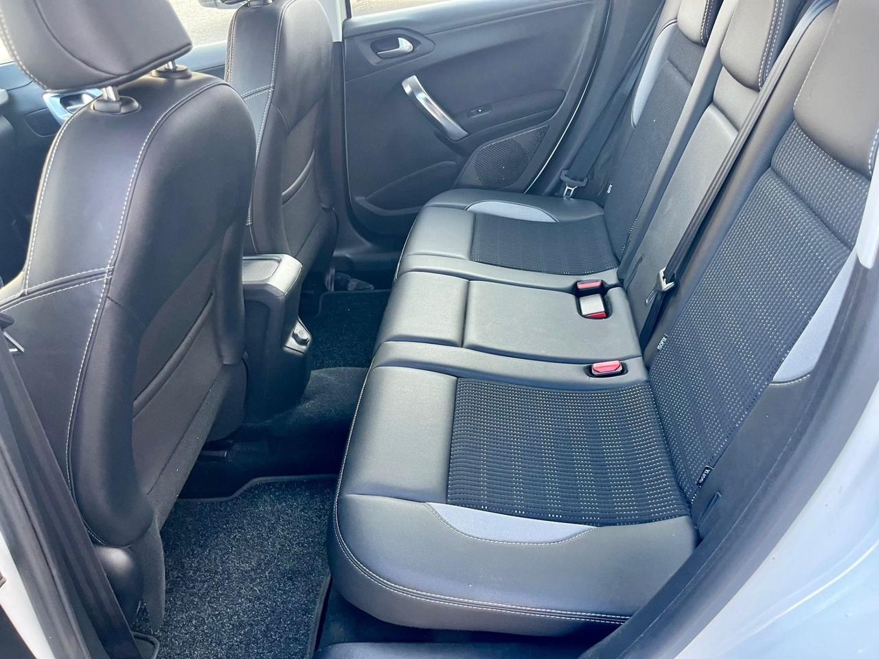 Peugeot 2008 1.6benz 2014 141.000km tagliandati