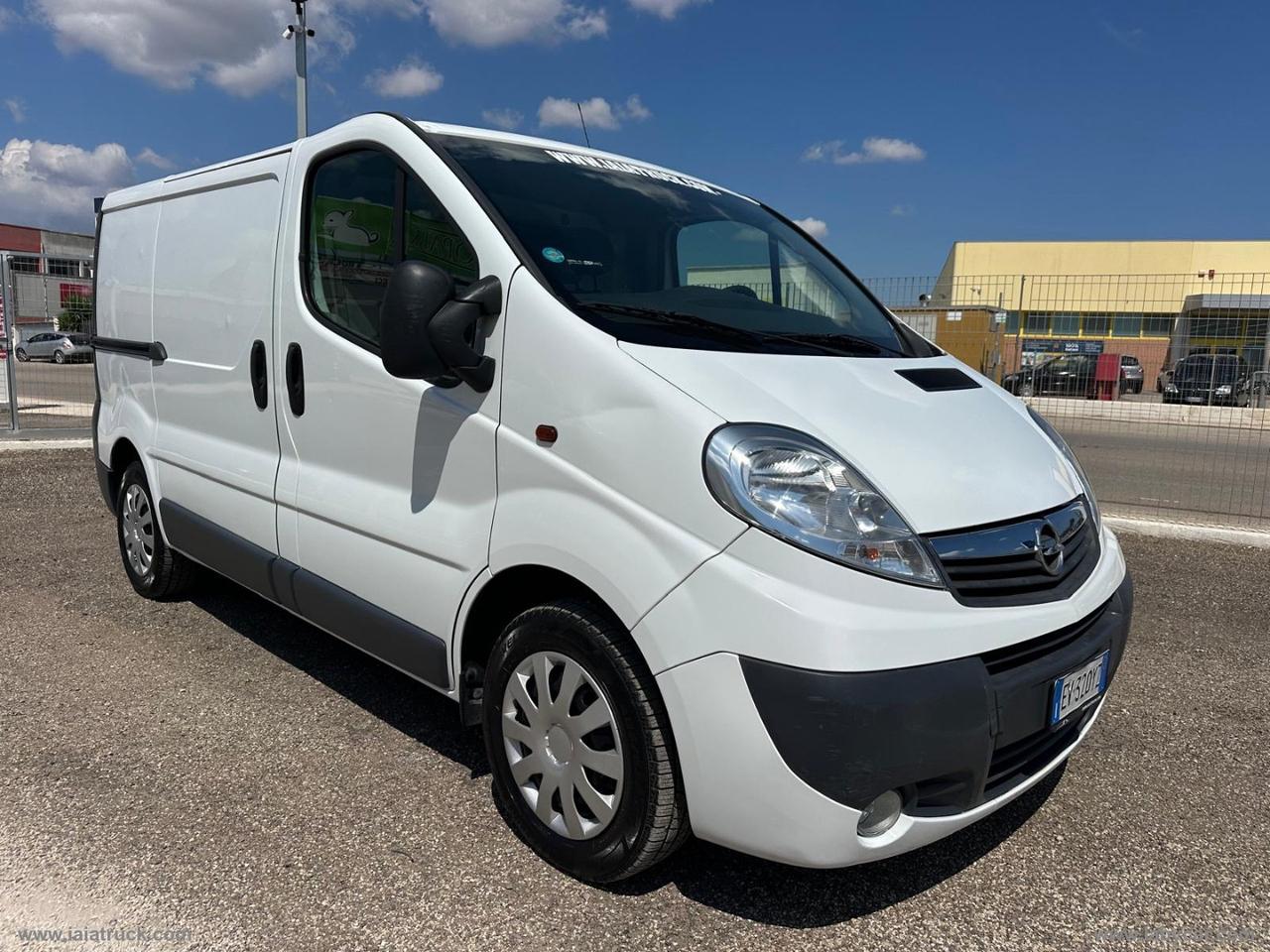 Vivaro 27 2.0 CDTI 120CV PC-TN Furg.