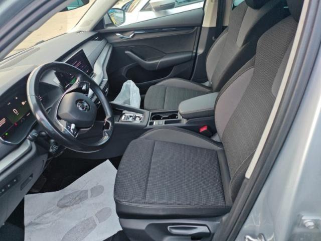 SKODA Octavia 2.0 TDI EVO SCR DSG Wagon Executive Navi LED UniPr