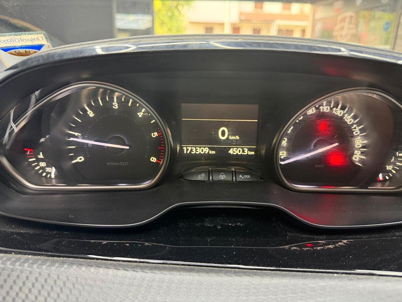 Peugeot 2008 BlueHDi 100 Allure