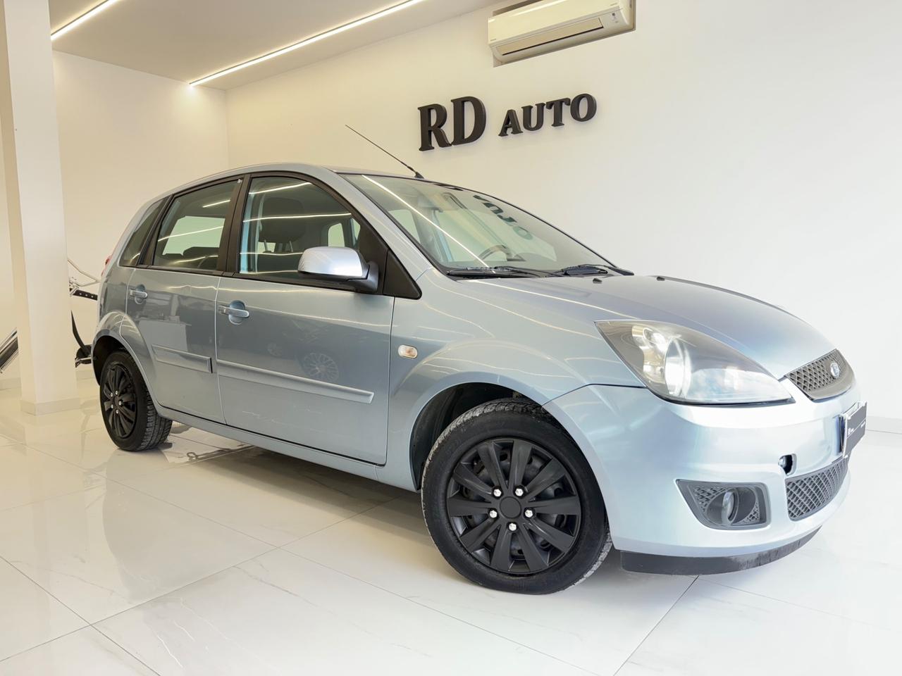 Ford fiesta 1.2 Benzina 5porte 75cv ok neopatentati