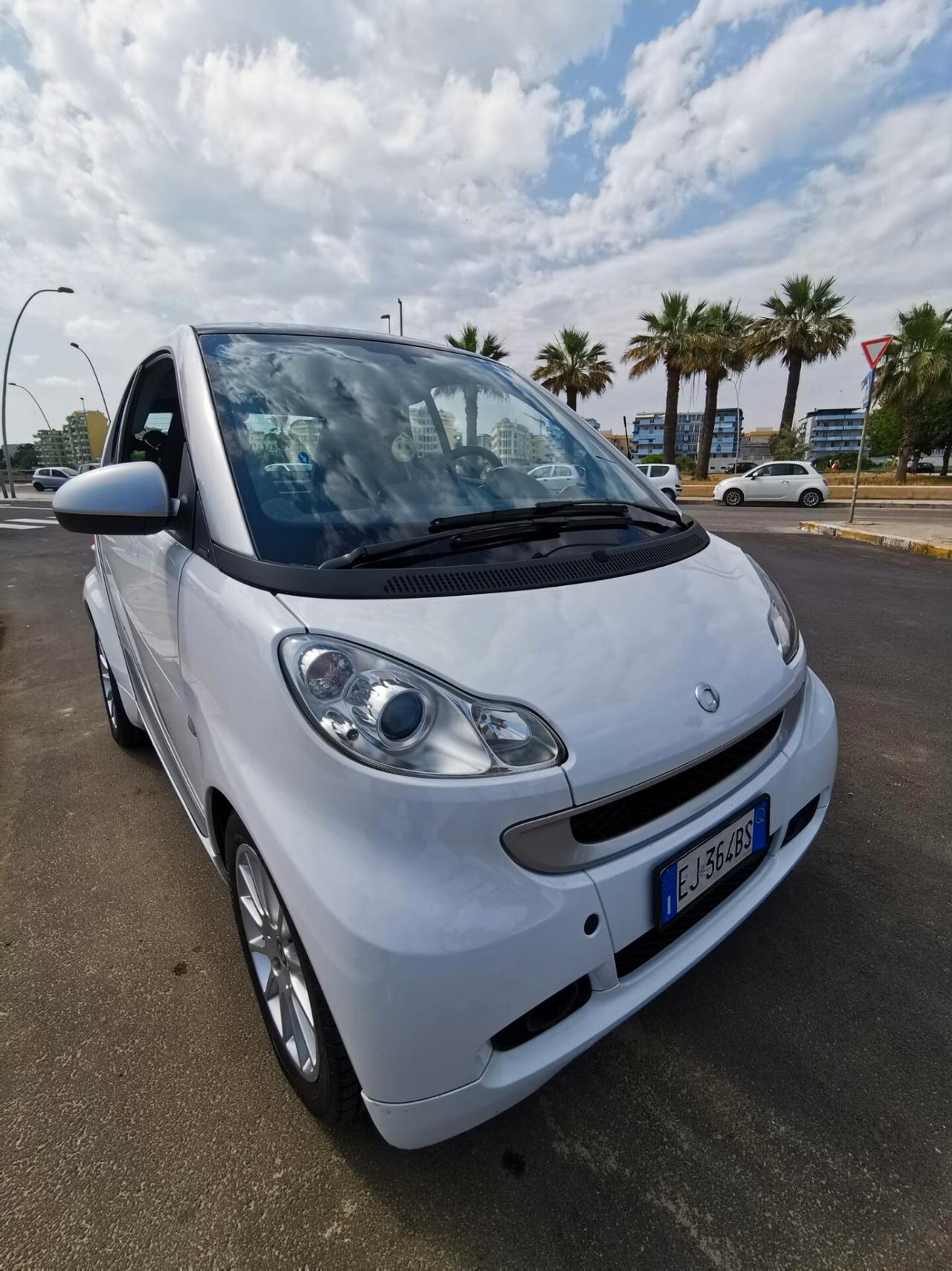 Smart ForTwo 1000 52 kW MHD coupé passion 2011