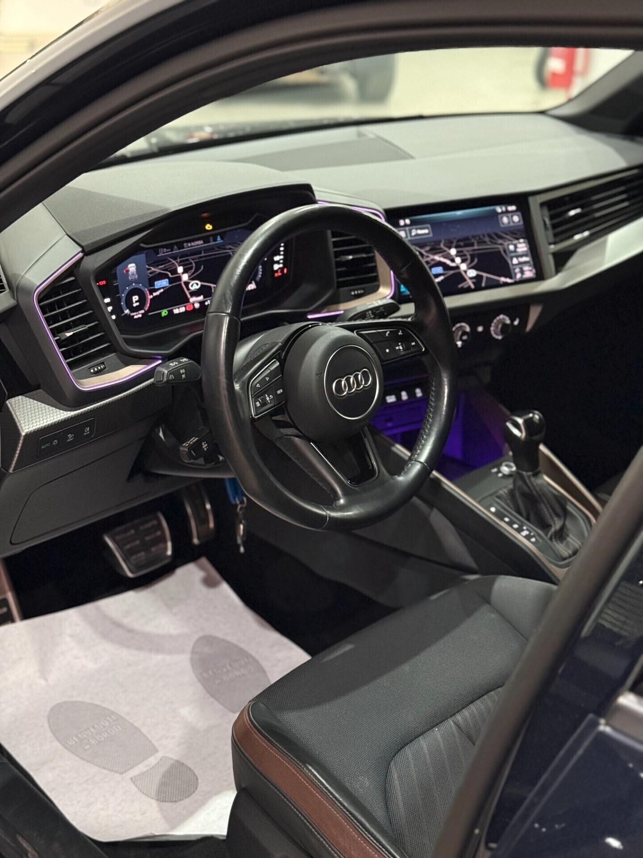 Audi A1 citycarver 30 TFSI S tronic Identity Contrast