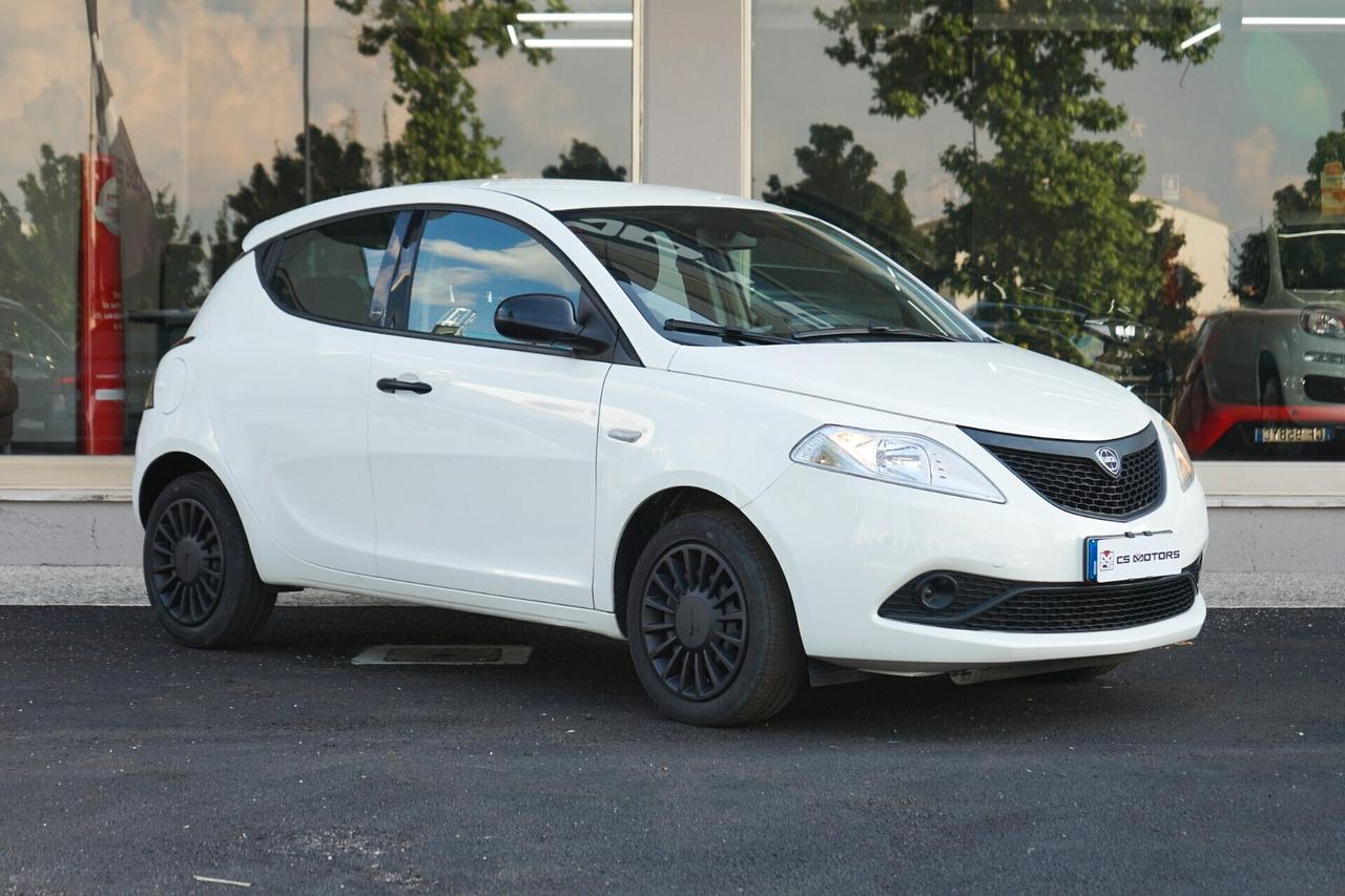 LANCIA Y - 69 cv benzina / 5 porte / elefantino Blu