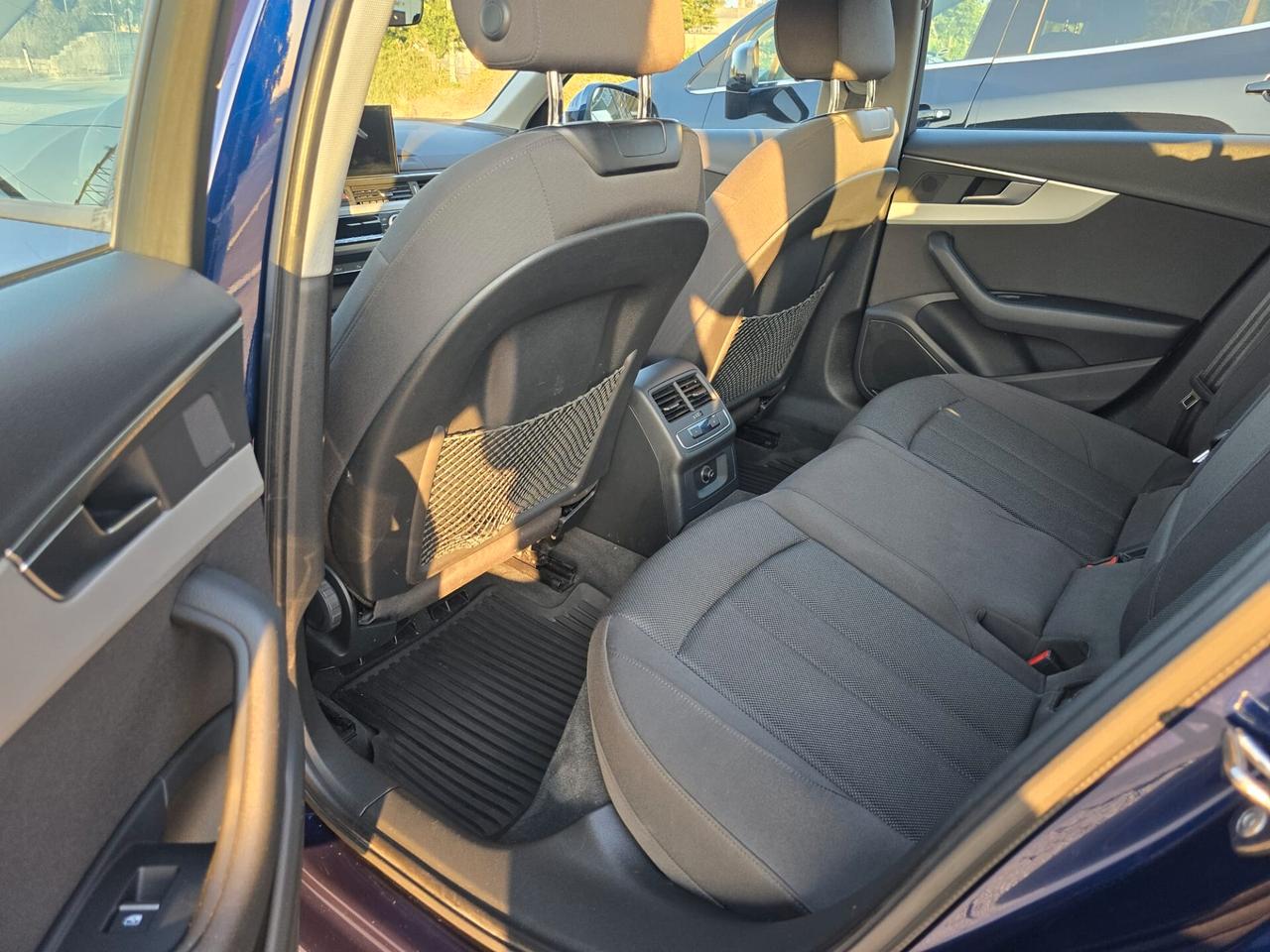 Audi A4 Avant 40 g-tron S tronic Business