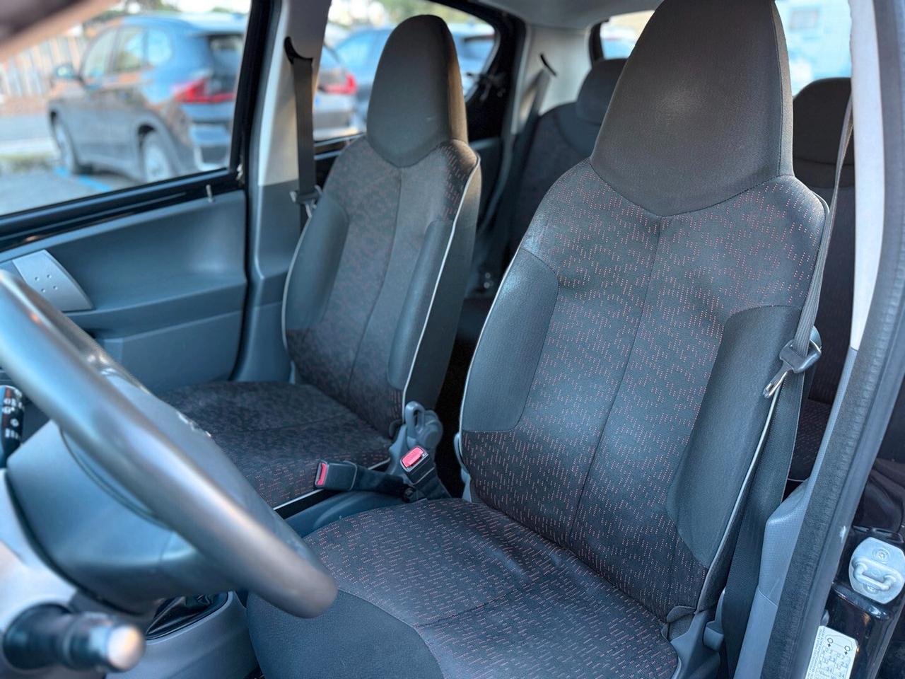 Peugeot 107 1.0 68CV 5p. - 2011