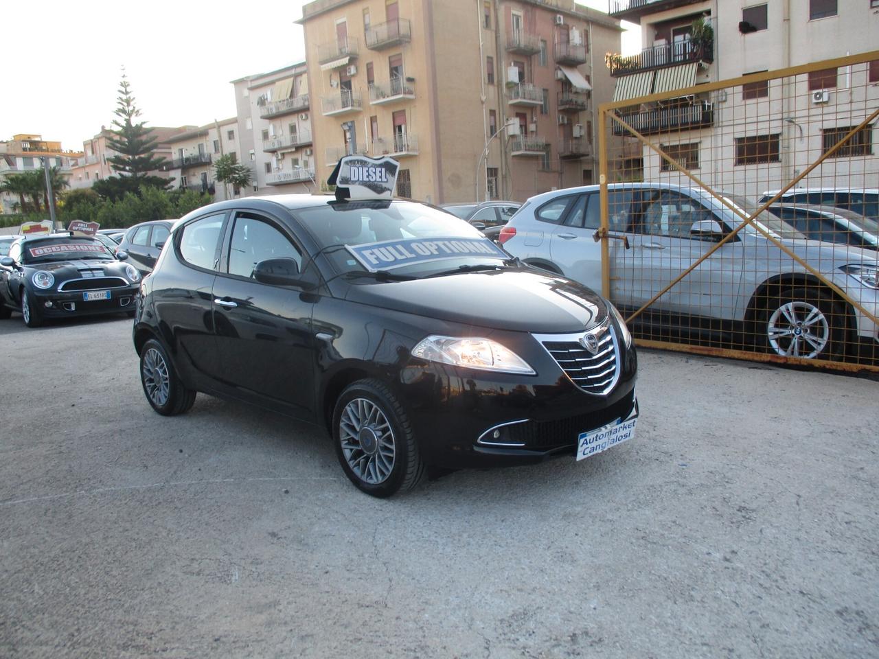 Lancia Ypsilon 1.3 MJT 95 CV 5 porte Platinum