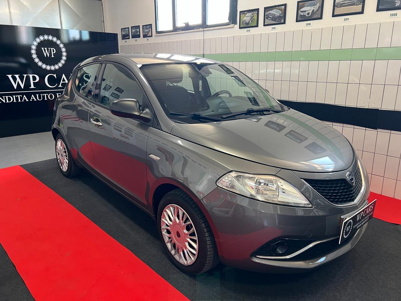 Lancia Ypsilon 1.2 69 CV 5 porte GPL Ecochic Silver