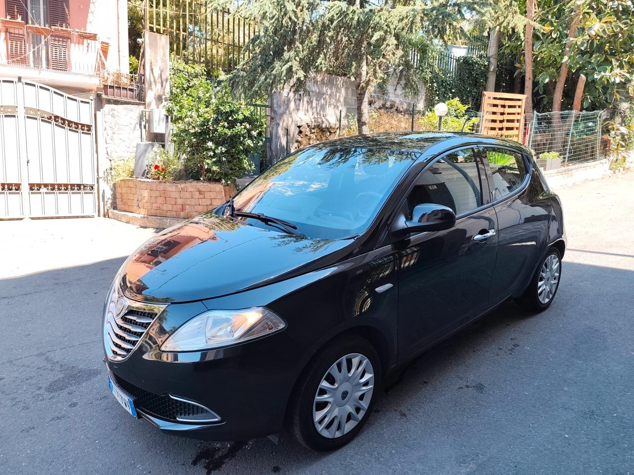 Lancia Ypsilon 1.2 69 CV 2014