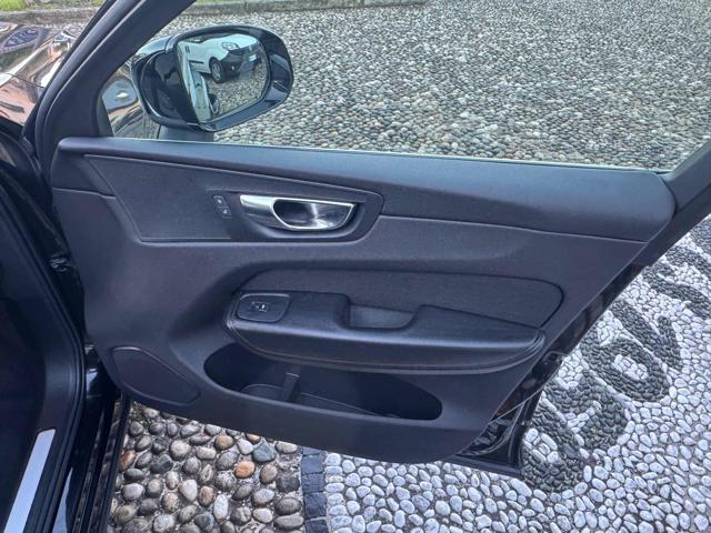 VOLVO XC60 T6 Recharge Plug-in Hybrid AWD