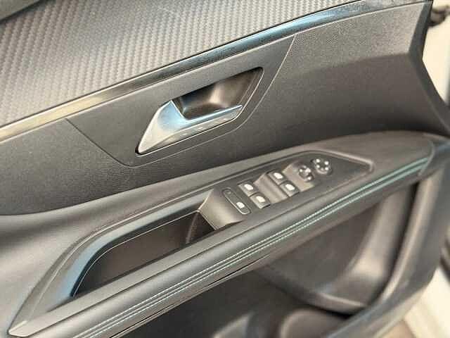 Peugeot 3008 Hybrid 136 e-DCS 6 Allure Pack