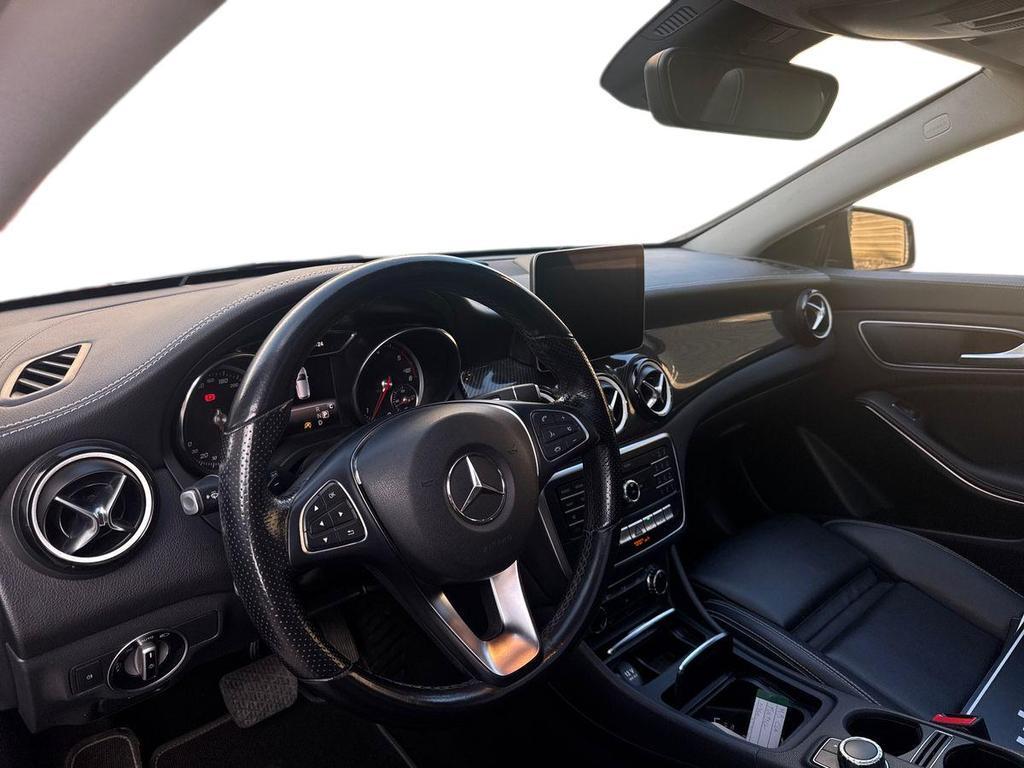 Mercedes CLA Shooting Brake 200 D Premium 4Matic 8G-DCT