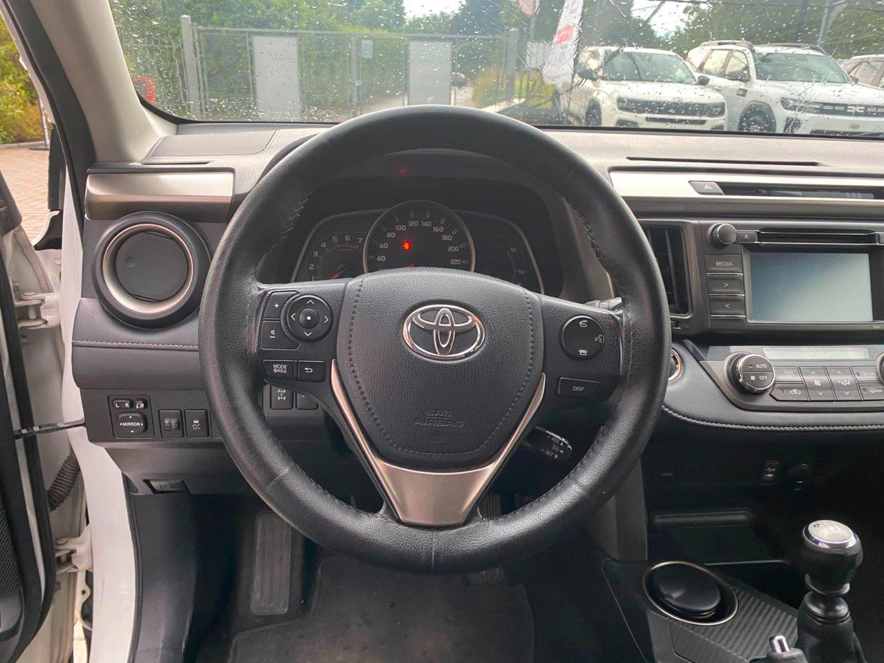 Toyota RAV4 5 Porte Rav4 2.0 d-4d Lounge 4wd 124cv mt